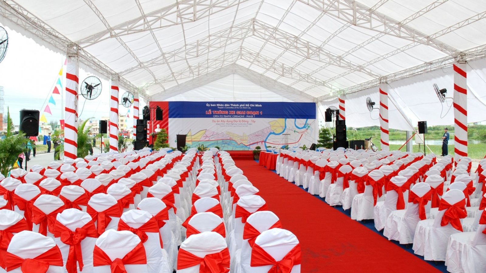 Cho Thuê Bàn Ghế Giá Rẻ Tại Đông Anh - Hà Nội