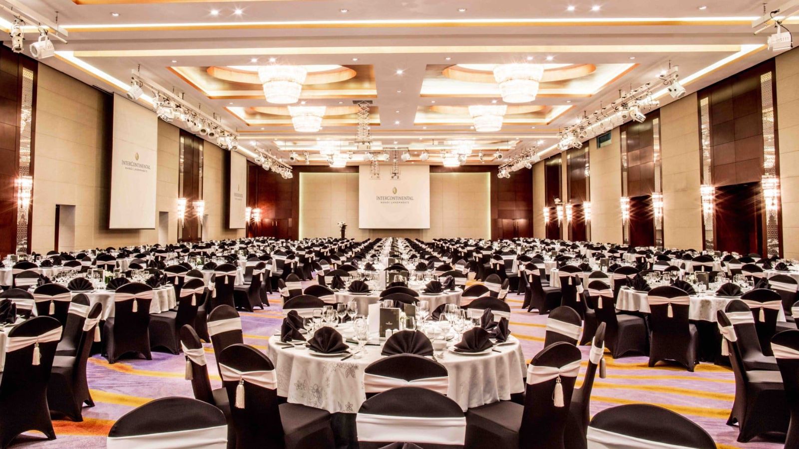 Dịch Vụ Tổ Chức Sự Kiện Year End Party Khu Vực Đông Anh - Hà Nội